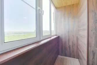 Объединение эркерной лоджии с комнатой