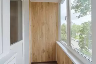 Отделка ПВХ 2-метровой лоджии