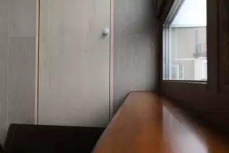 Отделка балкона ламинатом с остеклением