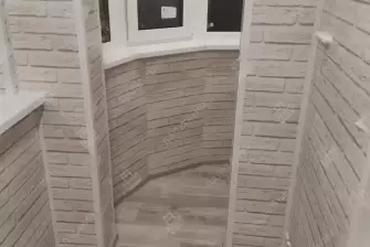 Отделка балкона с установкой теплого пола