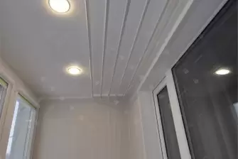 Теплое остекление балкона Сапожок окнами ПВХ Рехау